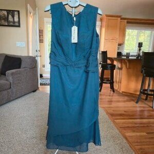 NWT Gown Gallery sz 20W wedding / bridesmaid dress (bust measures like an XL)